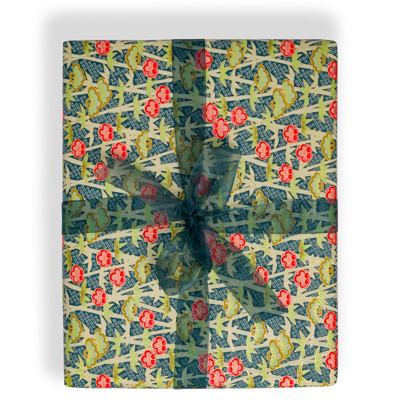 10-esmie-gift-wrap-overhead-12-1410