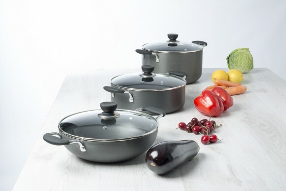 Shooting Amazon-ready Lifestyle Product Photography for World Kitchen Cookware. Photography Firm